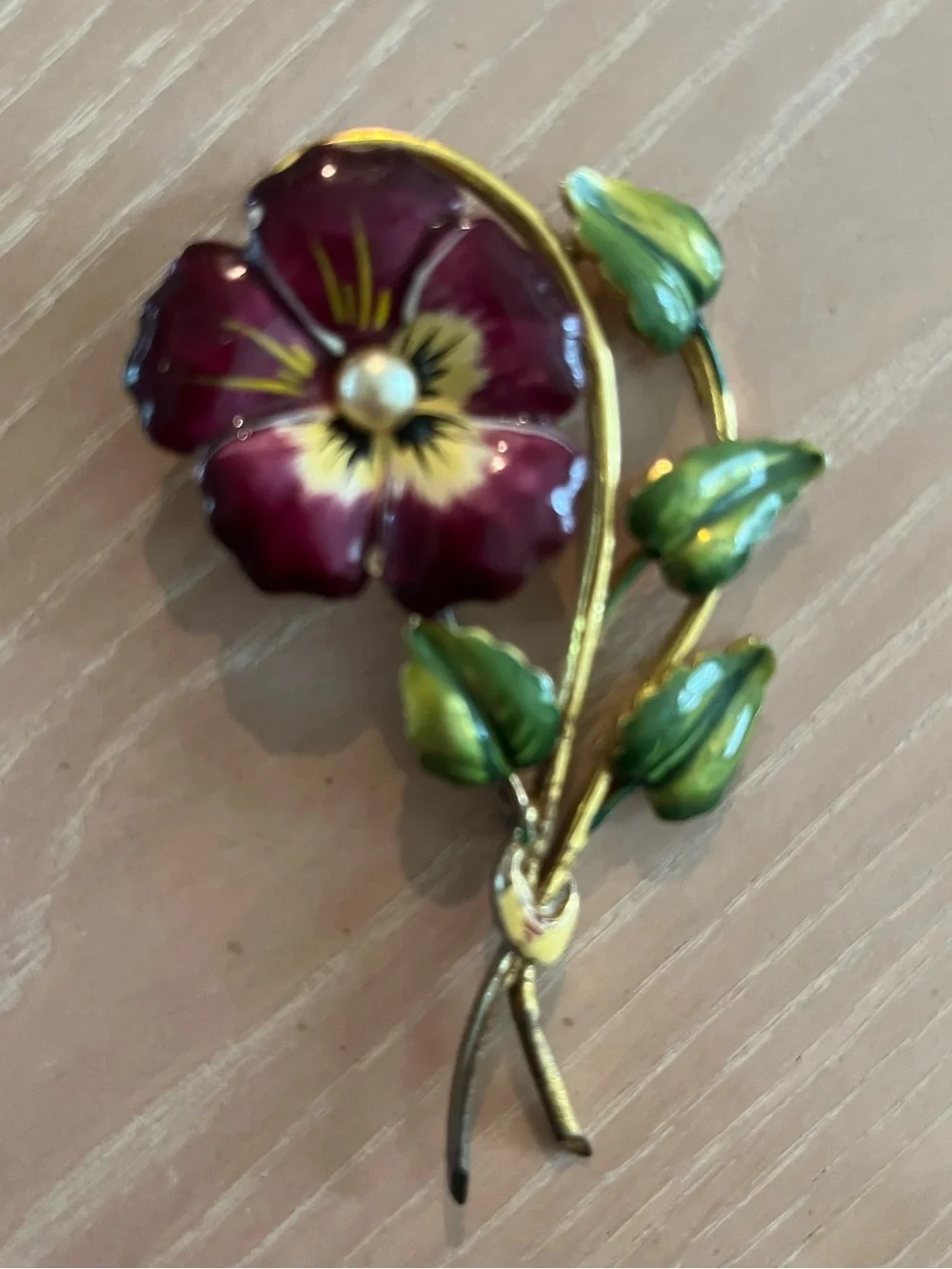 Vintage 1930s-1940s brooch. Dark reddish purple & yellow pansy.